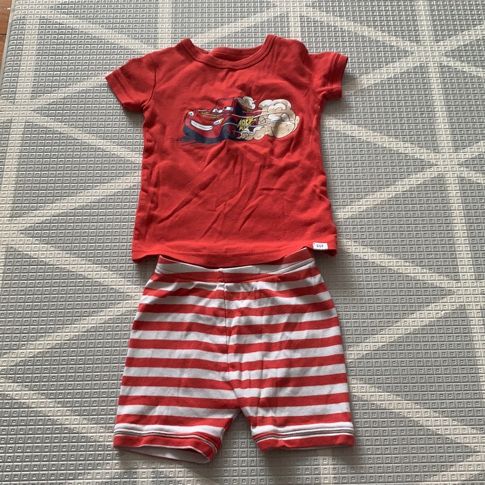 Baby Gap McQueen pajamas set Size 3T